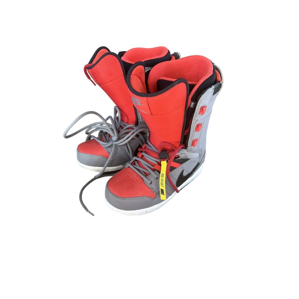 Nike Vapen Men's Size 6 Snowboard Boots Very Mint Condition